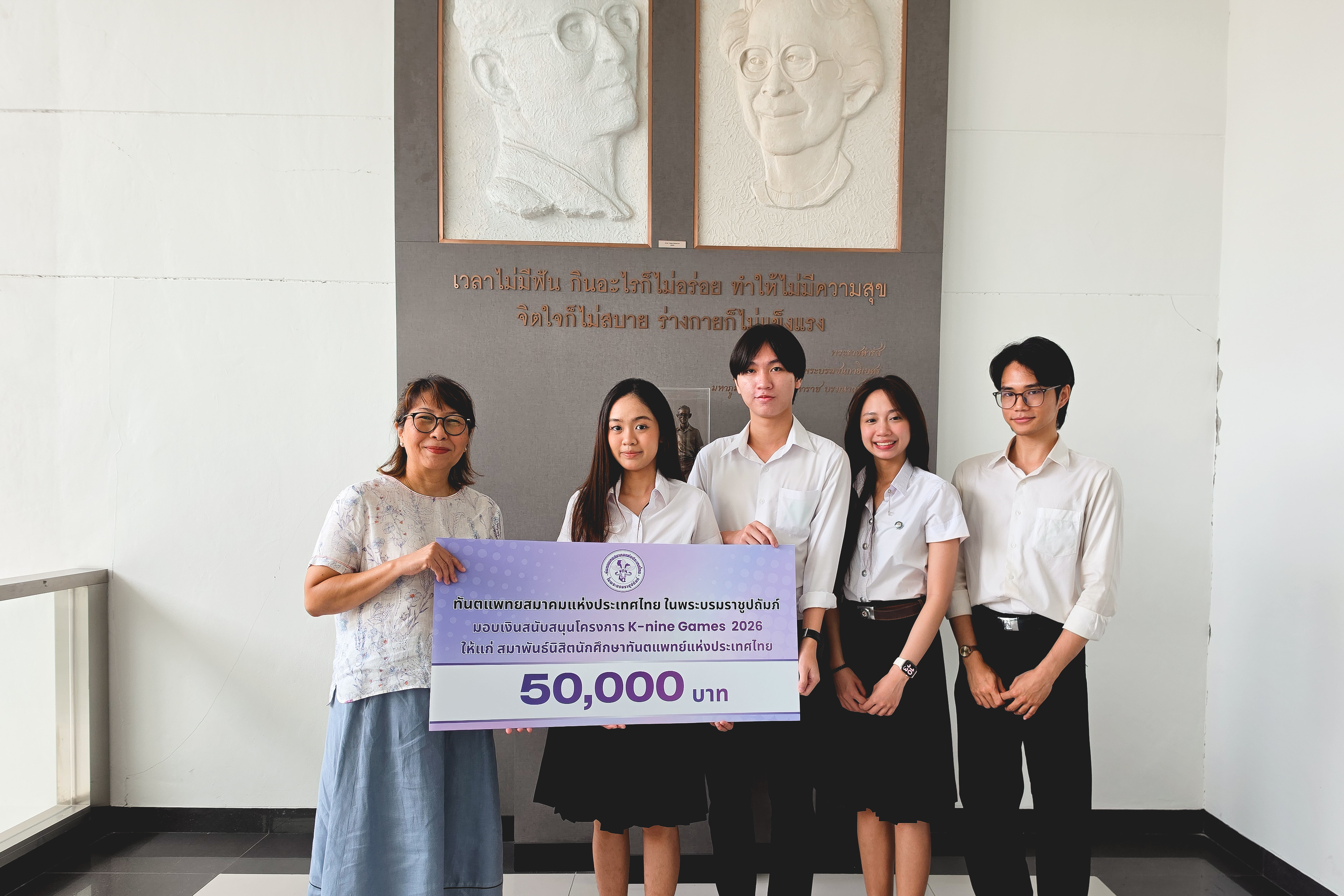 41012_0.jpg (2.35 MB)